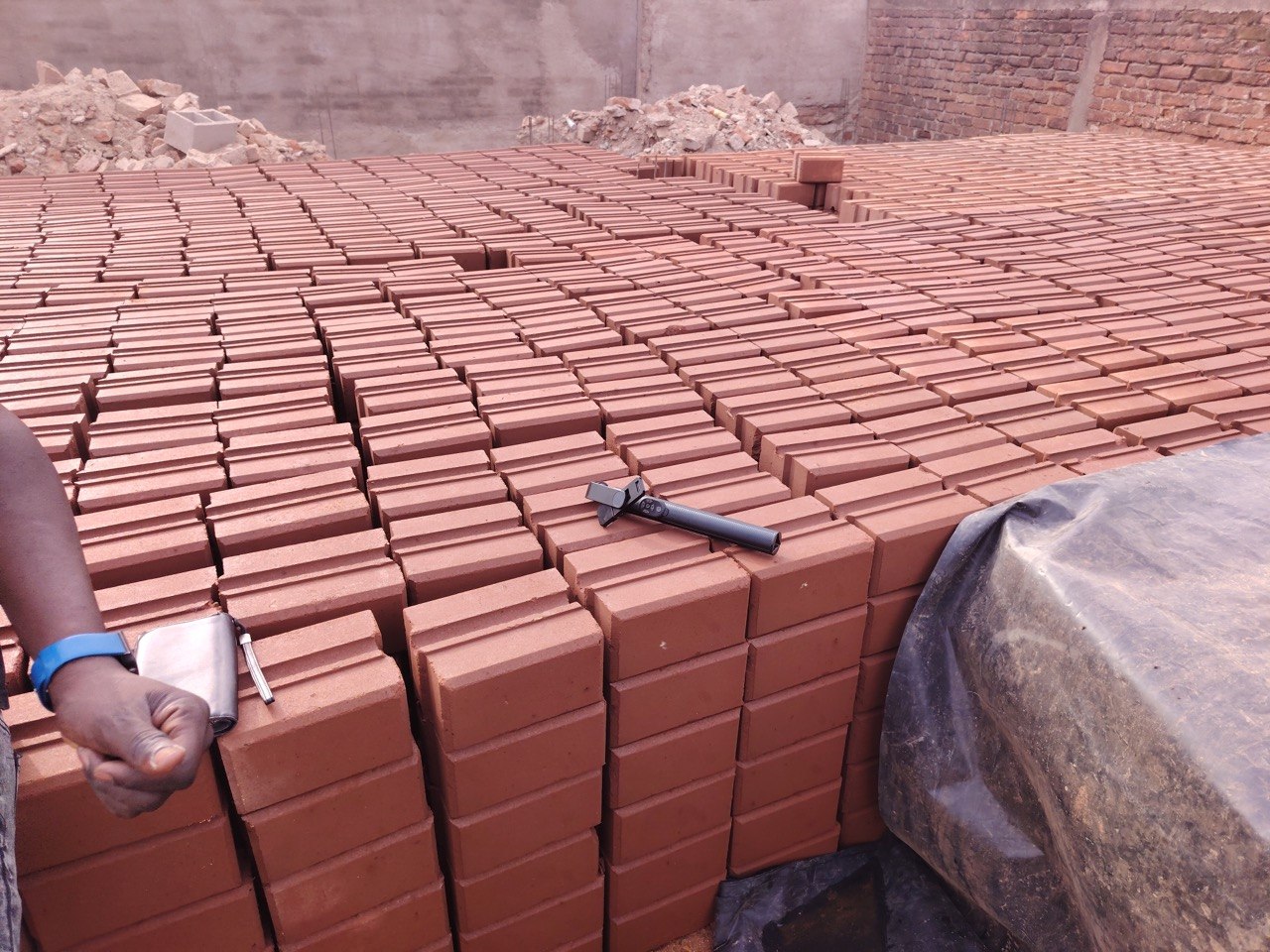 Chaleur au Tchad : et si le confort de nos maisons commençait par le choix des matériaux ?